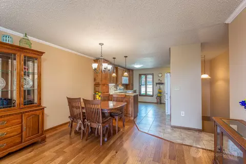 391 E Brandon Dr, Bismarck, ND 58503 photo 11