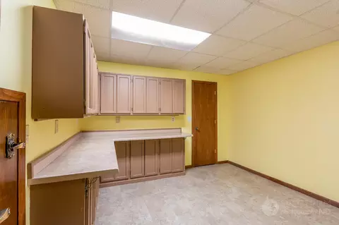 391 E Brandon Dr, Bismarck, ND 58503 photo 25