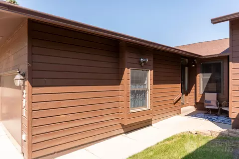391 E Brandon Dr, Bismarck, ND 58503 photo 27