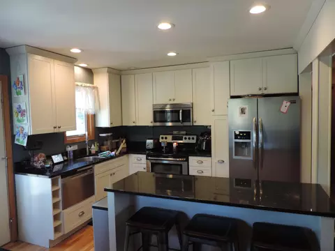 303 Easy St, Bismarck, ND 58504 photo 3