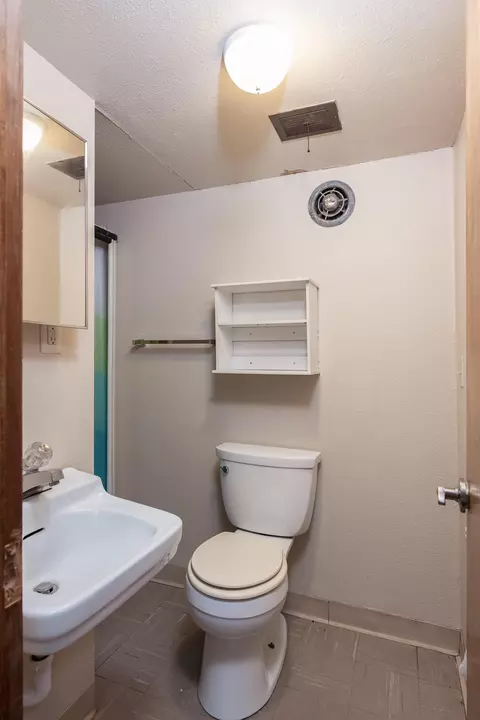 825 N 14th St, Bismarck, ND 58501 photo 9