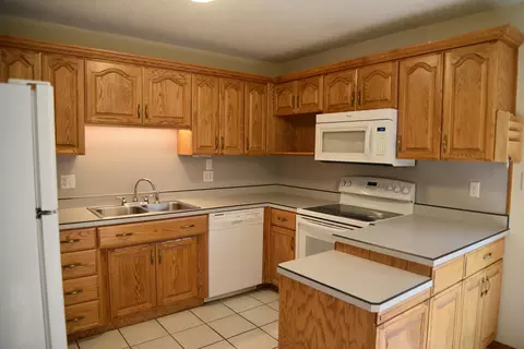 2125 E Boulevard Ave, Bismarck, ND 58501 photo 2