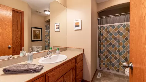 5513 Brook Pl, Bismarck, ND 58503 photo 13