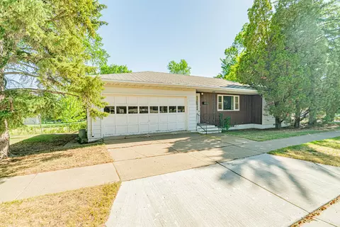 1403 Harmon Ave, Bismarck, ND 58501 photo 3