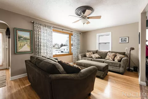 418 17th St, Bismarck, ND 58501 photo 4