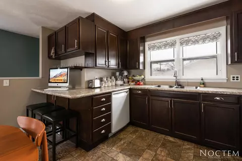 418 17th St, Bismarck, ND 58501 photo 8