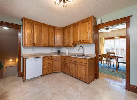 411 2nd Ave NW, Mandan, ND 58554 photo 6