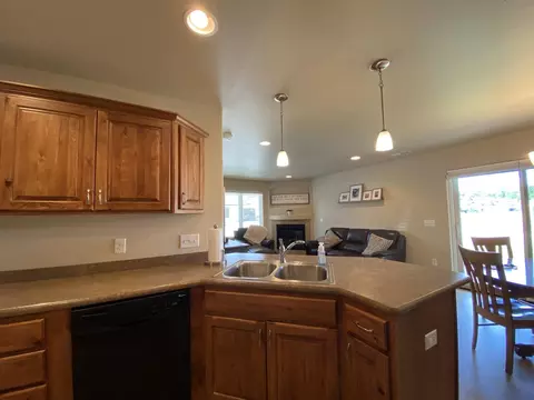 731 Compass Loop, Bismarck, ND 58504 photo 4