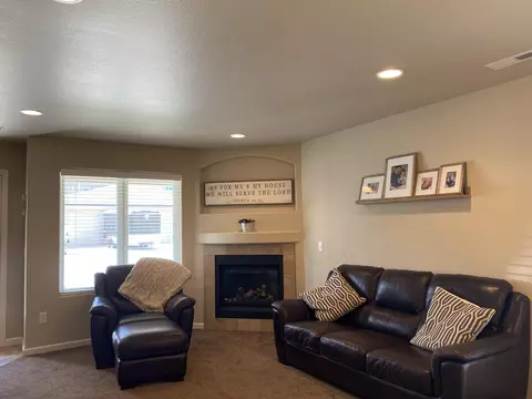 731 Compass Loop, Bismarck, ND 58504 photo 11