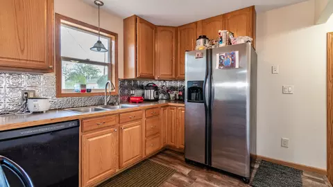2522 E Ave A, Bismarck, ND 58501 photo 3