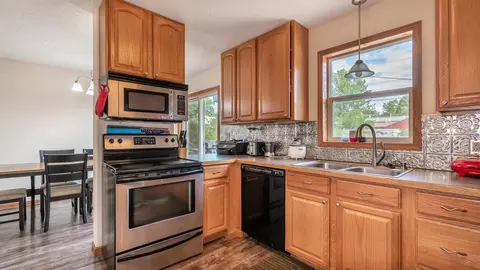 2522 E Ave A, Bismarck, ND 58501 photo 4