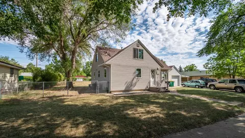 2522 E Ave A, Bismarck, ND 58501 photo 2