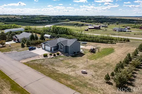3601 Foxhaven Loop, Bismarck, ND 58503 photo 57