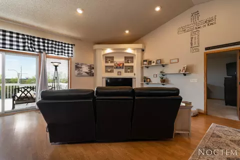 3601 Foxhaven Loop, Bismarck, ND 58503 photo 5