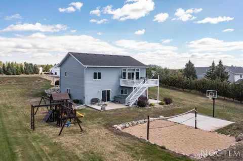 3601 Foxhaven Loop, Bismarck, ND 58503 photo 3