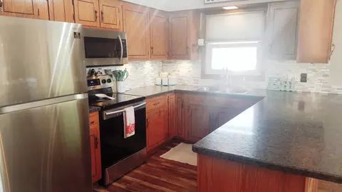612 E Wachter Ave, Bismarck, ND 58504 photo 2