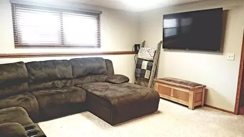 612 E Wachter Ave, Bismarck, ND 58504 photo 22