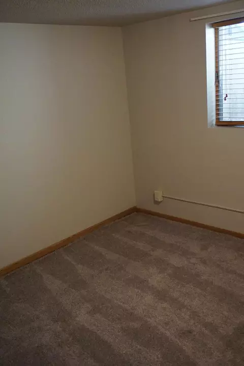 911 Curtis St, Bismarck, ND 58501 photo 23
