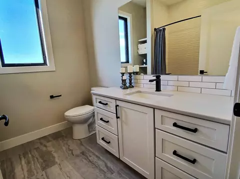 4106 Cogburn Rd, Bismarck, ND 58503 photo 50
