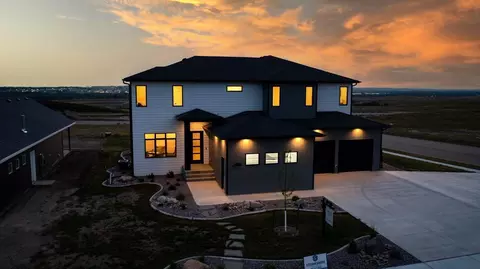 4106 Cogburn Rd, Bismarck, ND 58503 photo 1