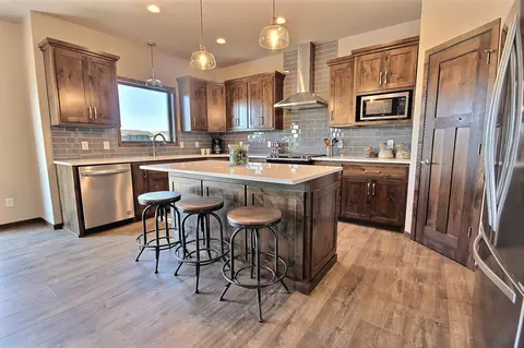 500 Flint Dr, Bismarck, ND 58503 photo 9