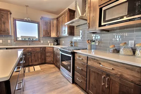 500 Flint Dr, Bismarck, ND 58503 photo 10