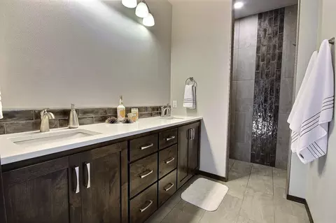 500 Flint Dr, Bismarck, ND 58503 photo 17