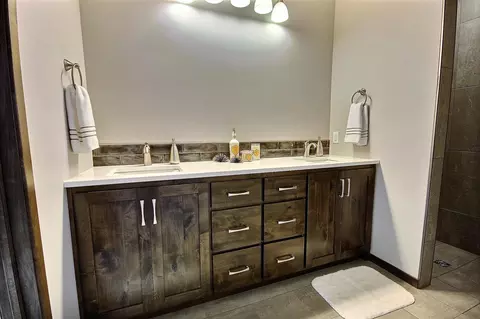500 Flint Dr, Bismarck, ND 58503 photo 16