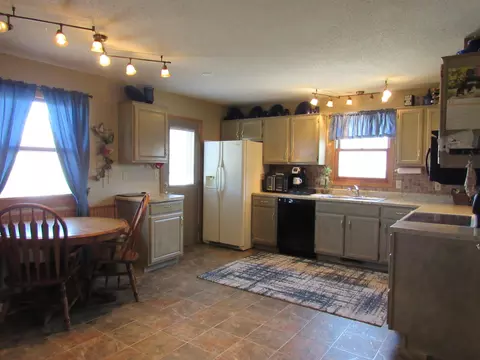 18 Santee Rd, Lincoln, ND 58504 photo 11