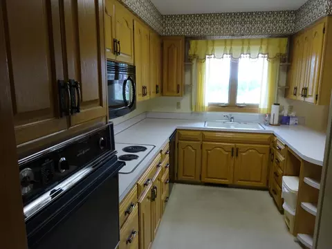 728 Custer Dr NW, Mandan, ND 58554 photo 8