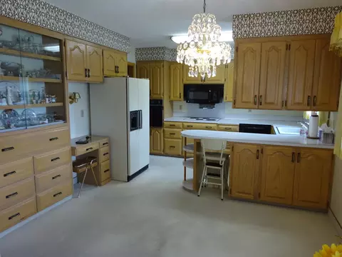728 Custer Dr NW, Mandan, ND 58554 photo 6