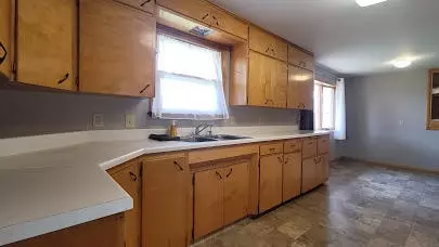 607 Main St, Stanton, ND 58571 photo 4