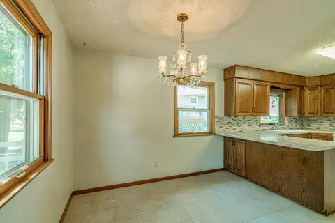 804 Midway Dr, Bismarck, ND 58501 photo 9