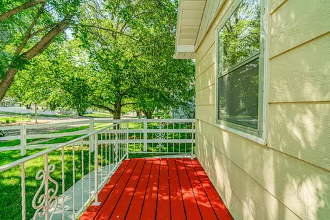 804 Midway Dr, Bismarck, ND 58501 photo 5
