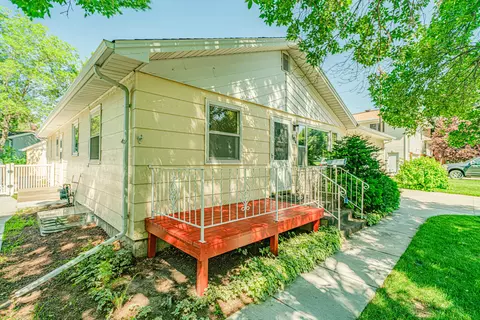 804 Midway Dr, Bismarck, ND 58501 photo 4