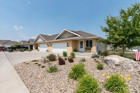 3707 Calgary Ct NE, Bismarck, ND 58503 photo 1