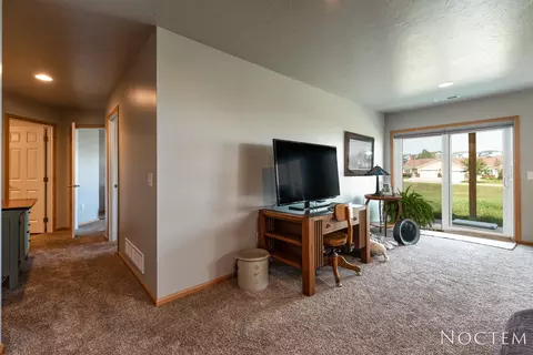 3707 Calgary Ct NE, Bismarck, ND 58503 photo 26