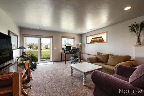 3707 Calgary Ct NE, Bismarck, ND 58503 photo 28