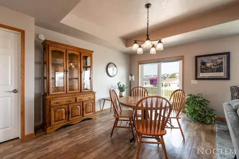 3707 Calgary Ct NE, Bismarck, ND 58503 photo 11