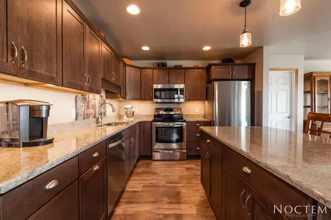 3707 Calgary Ct NE, Bismarck, ND 58503 photo 8