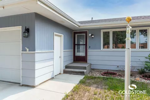 1237 Columbia Dr, Bismarck, ND 58504 photo 3