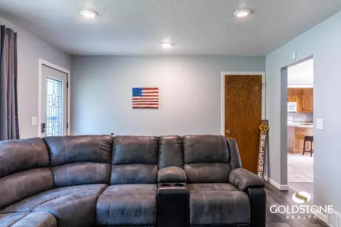 1237 Columbia Dr, Bismarck, ND 58504 photo 7