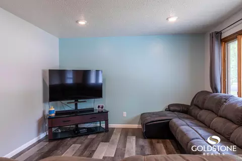 1237 Columbia Dr, Bismarck, ND 58504 photo 6