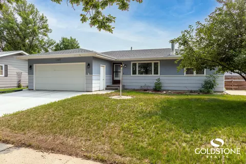 1237 Columbia Dr, Bismarck, ND 58504 photo 2