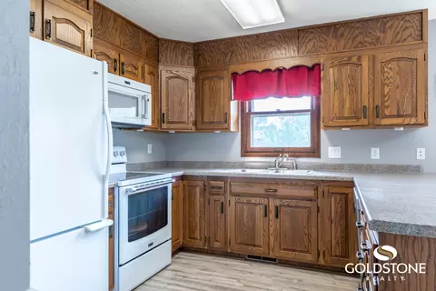 1237 Columbia Dr, Bismarck, ND 58504 photo 11
