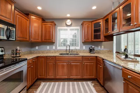 401 Juniper Dr, Bismarck, ND 58503 photo 6