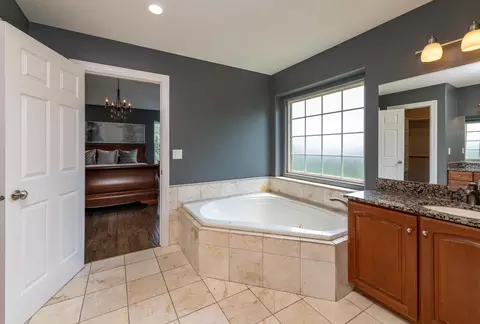 401 Juniper Dr, Bismarck, ND 58503 photo 14