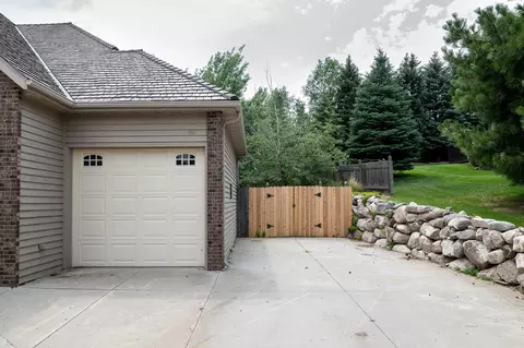 401 Juniper Dr, Bismarck, ND 58503 photo 29
