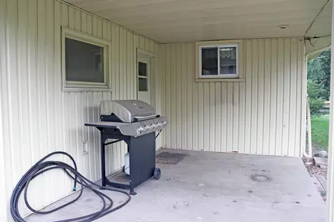 1105 Fairview Pl, Bismarck, ND 58501 photo 8
