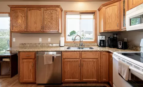 2706 8th Ave SE, Mandan, ND 58554 photo 4